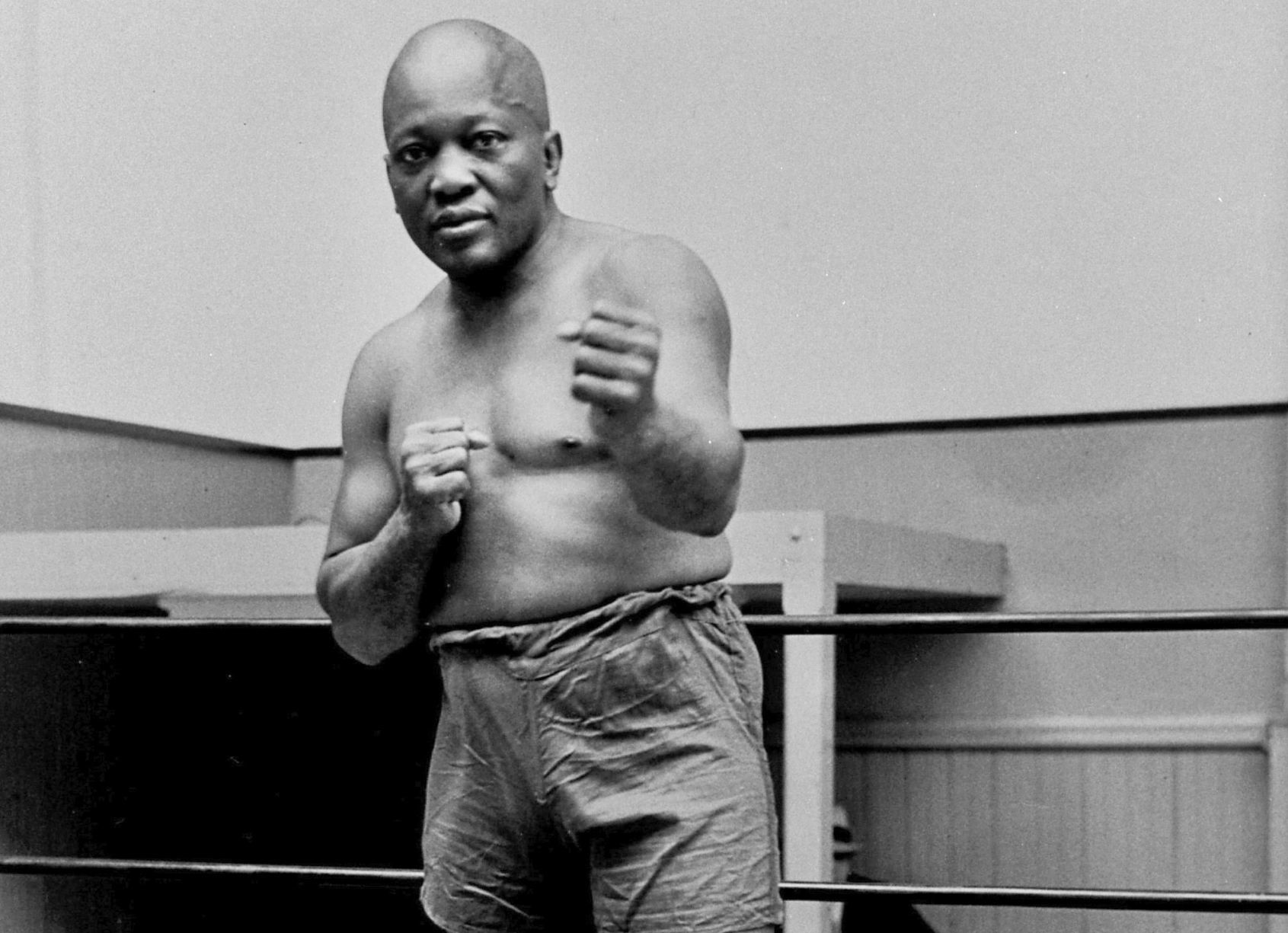 1910: Jack Johnson KOs Jim Jeffries to retain heavyweight title